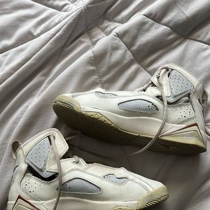 Jordan 6 size 5.5y size 7 in women